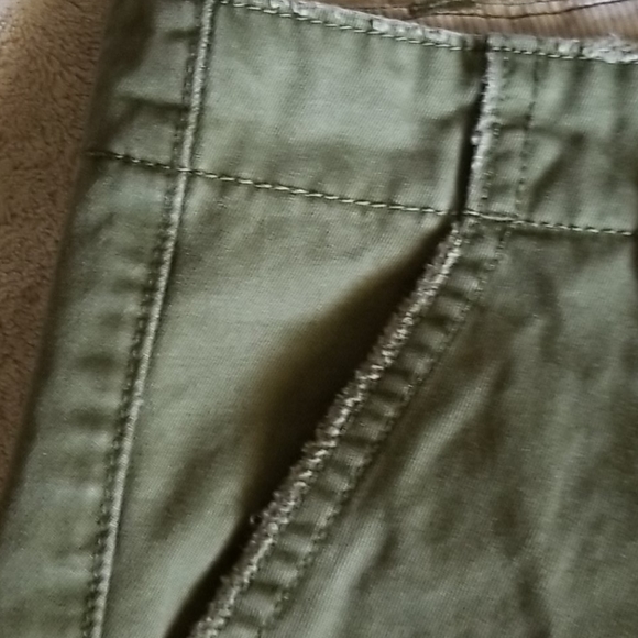 Old navy olive short - Picture 3 of 4
